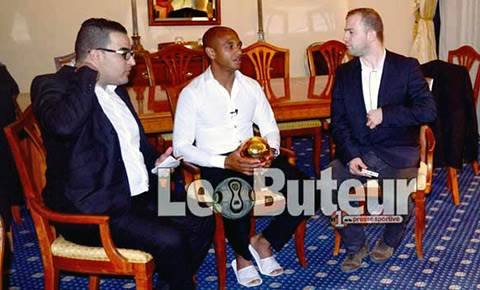 Brahimi : «Un honneur de recevoir le Ballon d’Or des mains de Ribéry et Baresi»
